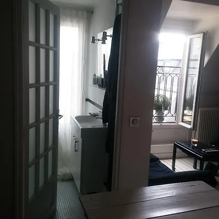 Apartment Sous Les Toits A Trocadero
